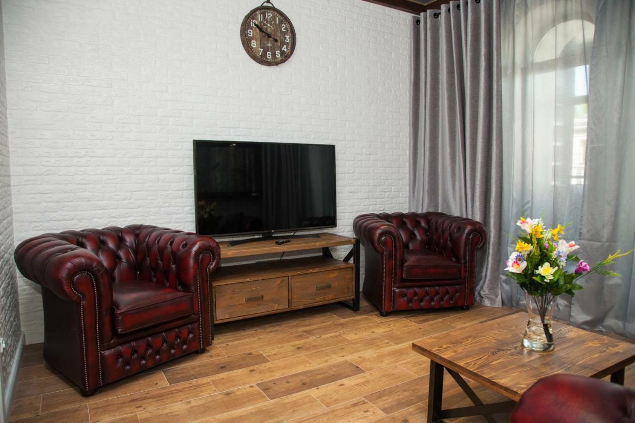 Vip Apartment On Lobanovskogo 19 Street Zaporizhia Exterior foto